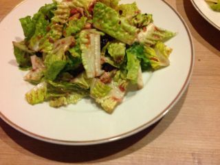 Salat mit Brombeeren und Cashewnüssen Salat mit Brombeeren und Cashewnüssen